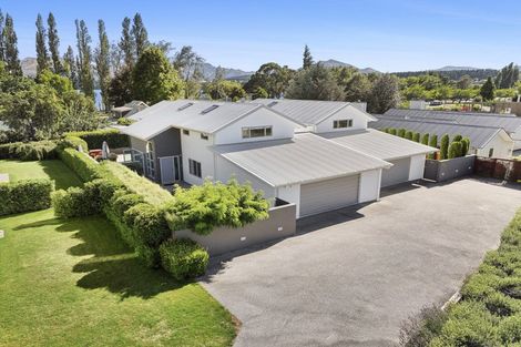 Photo of property in 15 Jessies Crescent, Wanaka, 9305