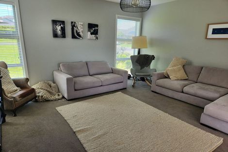 Photo of property in 18 Skipjack Pass, Silverdale, 0932