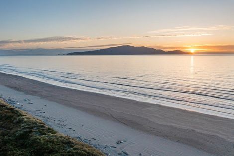 Photo of property in 168 Paetawa Road, Peka Peka, Waikanae, 5391