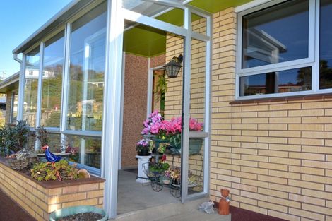 Photo of property in 27 Bayne Terrace, Macandrew Bay, Dunedin, 9014