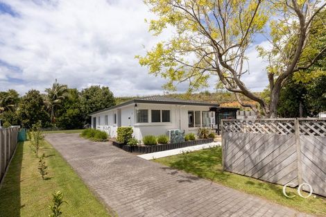 Photo of property in 4 Beach Grove, Omokoroa, 3114