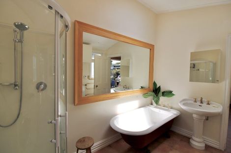 Photo of property in 30 Whites Line West, Woburn, Lower Hutt, 5010