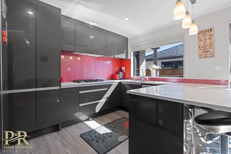 Photo of property in 11 Koroheke Road, Takanini, 2110