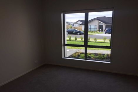 Photo of property in 12 Kaimanawa Road, Karaka, Papakura, 2113