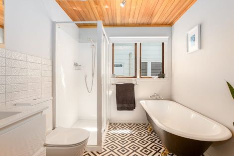 Photo of property in 88 Paremata Road, Paremata, Porirua, 5024