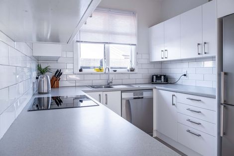 Photo of property in 1/135 Wilsons Road, Saint Martins, Christchurch, 8022