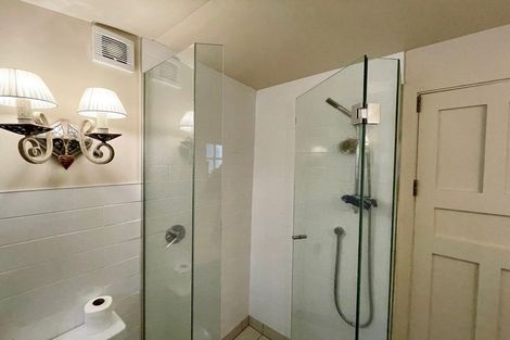 Photo of property in 18 Trevor Terrace, Paremata, Porirua, 5024