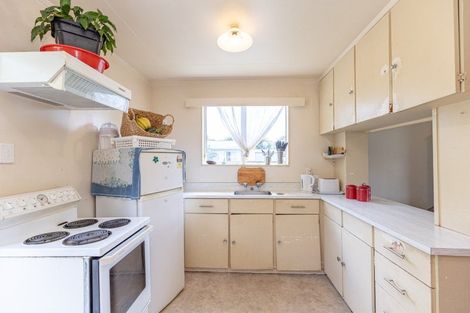 Photo of property in 8 Queen Street, Aramoho, Whanganui, 4500