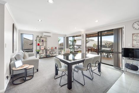 Photo of property in 19 Barwick Place, Stanmore Bay, Whangaparaoa, 0932