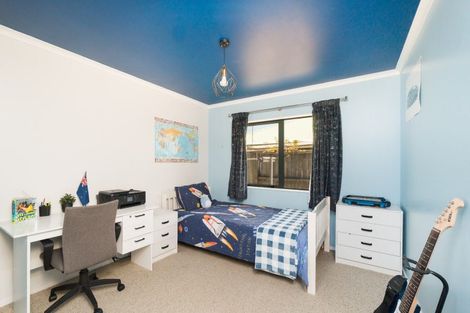 Photo of property in 20 Parnell Heights Drive, Kelvin Grove, Palmerston North, 4414
