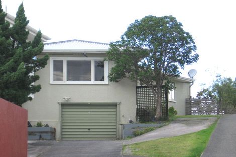 Photo of property in 1/64 Browns Bay Road, Rothesay Bay, Auckland, 0630