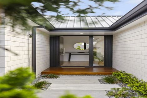 Photo of property in 102 Moffat Road, Bethlehem, Tauranga, 3110