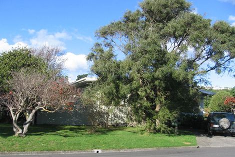 Photo of property in 15 Chudleigh Grove, Churton Park, Wellington, 6037