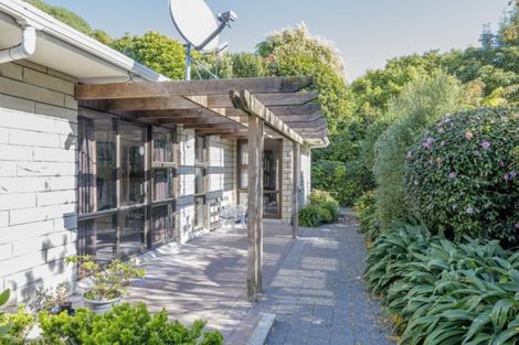 Photo of property in 5 Horopito Road, Waikanae, 5036