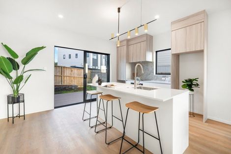 Photo of property in 52b Crestview Rise, Papakura, 2110