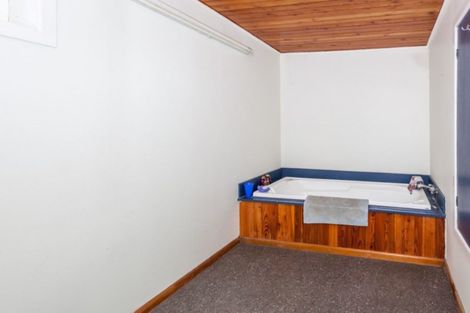 Photo of property in 611 Beach Road, Whangamata, 3620