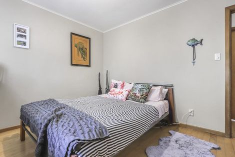 Photo of property in 114 Ennis Avenue, Pakuranga Heights, Auckland, 2010