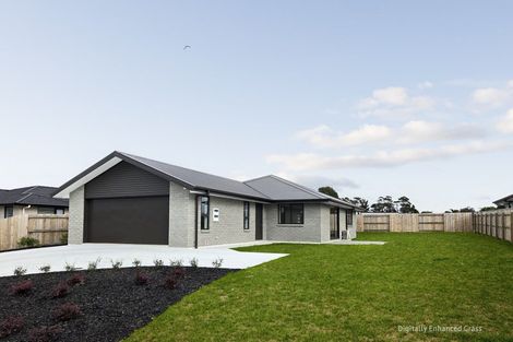 Photo of property in 57 Te Taniwha Road, One Tree Point, 0118