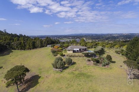 Photo of property in 849 Old North Road, Waimauku, 0882