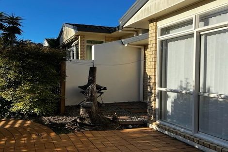 Photo of property in 2/1-5 Gleanor Avenue, Oteha, Auckland, 0632
