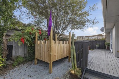 Photo of property in 1/15 Lane Street, Wallaceville, Upper Hutt, 5018