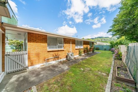 Photo of property in 2/22 Burns Grove, Trentham, Upper Hutt, 5018