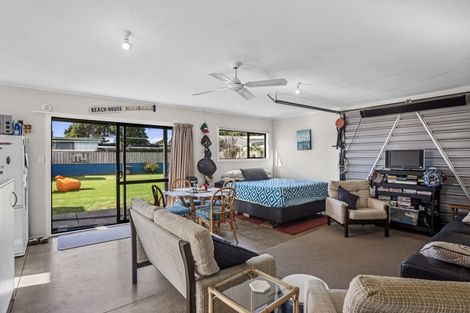 Photo of property in 1a Roretana Drive, Athenree, Waihi Beach, 3177