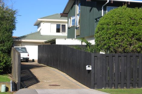 Photo of property in 2/13 Fratley Avenue, Farm Cove, Auckland, 2012
