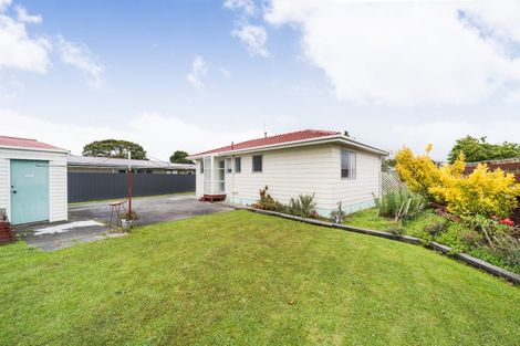Photo of property in 43 Acacia Street, Kelvin Grove, Palmerston North, 4414
