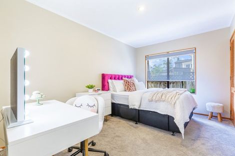 Photo of property in 17 Outlook Road, Greenhithe, Auckland, 0632