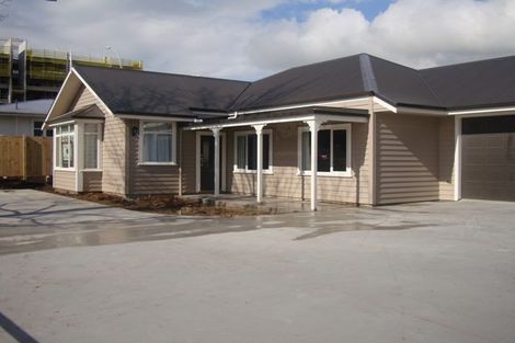 Photo of property in 1 Sandleigh Road, Hamilton Lake, Hamilton, 3204