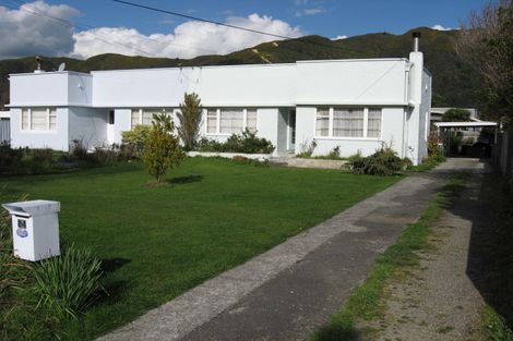 Photo of property in 84 Waiwhetu Road, Waterloo, Lower Hutt, 5011