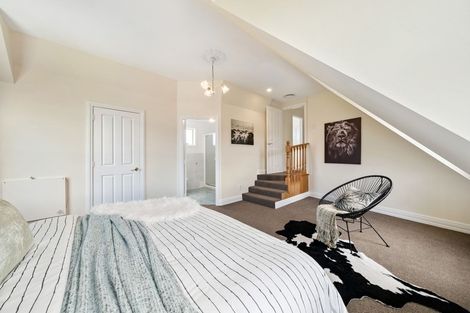 Photo of property in 24 Saunders Close, Whitby, Porirua, 5024