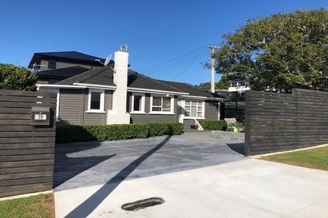 Photo of property in 39 Paynters Avenue, Strandon, New Plymouth, 4312
