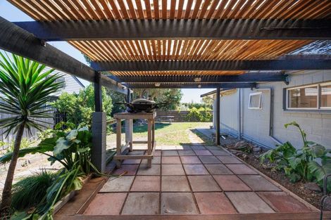 Photo of property in 8 Milne Street, Sanson, 4817