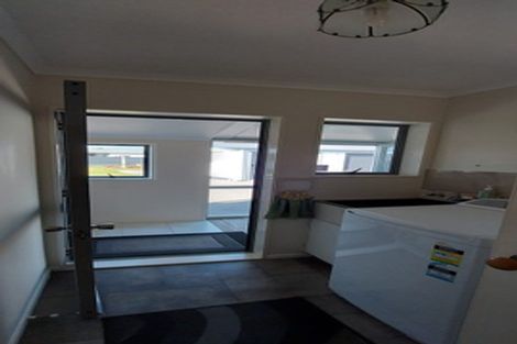 Photo of property in 212 Waihi Road, Hawera, 4610