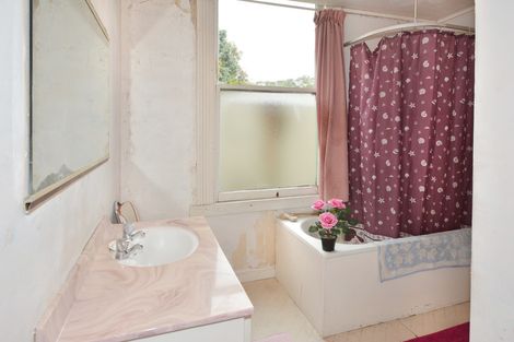 Photo of property in 136 Taieri Road, Kaikorai, Dunedin, 9010