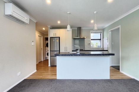 Photo of property in 27 Rarangi Way, Owhiro Bay, Wellington, 6023