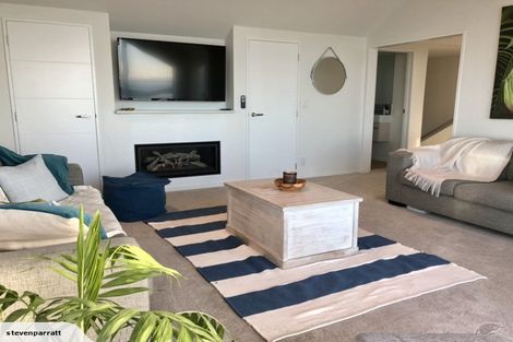 Photo of property in 1 Gardenhill Lane, Redcliffs, Christchurch, 8081