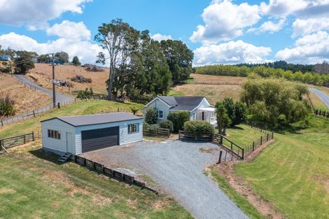 Photo of property in 72 Pebble Brook Road, Waitoki, 0994