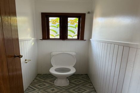 Photo of property in 2/523 Beach Road, Murrays Bay, Auckland, 0630