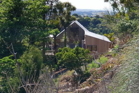 Photo of property in 62 Caton Road, Waitakere, Henderson, 0782