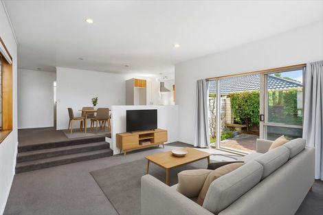 Photo of property in 7 Angel Way, Stanmore Bay, Whangaparaoa, 0932