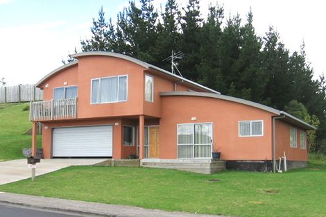 Photo of property in 8 Ruze Vida Drive, Massey, Auckland, 0614