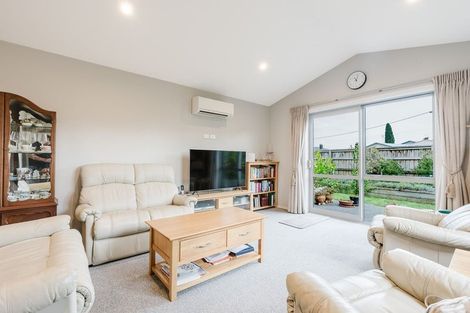 Photo of property in 135 Forest Lake Road, Forest Lake, Hamilton, 3200