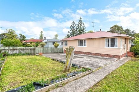 Photo of property in 87 Godley Road, Green Bay, Auckland, 0604