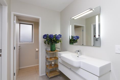 Photo of property in 2 Grand Oaks Drive, Awapuni, Palmerston North, 4412