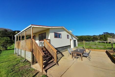 Photo of property in 4 Cemetery Road, Kuaotunu, Whitianga, 3592