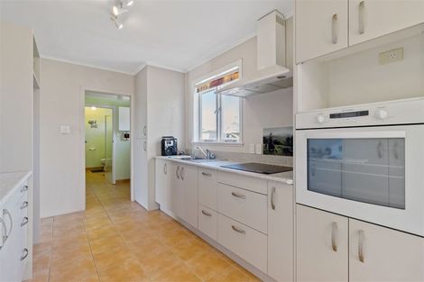 Photo of property in 11 Sarona Avenue, Glen Eden, Auckland, 0602