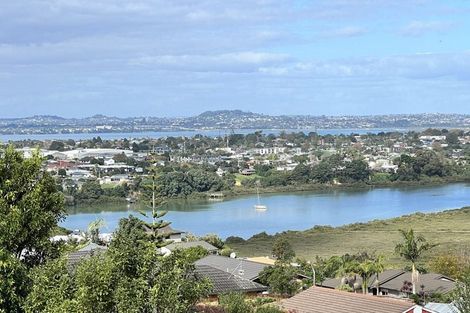 Photo of property in 105 Luckens Road, West Harbour, Auckland, 0618